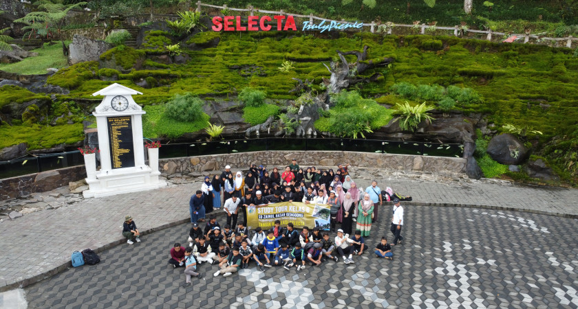 KECERIAAN MURID KELAS 6 SD ZAHA DI TAMAN REKREASI SELECTA