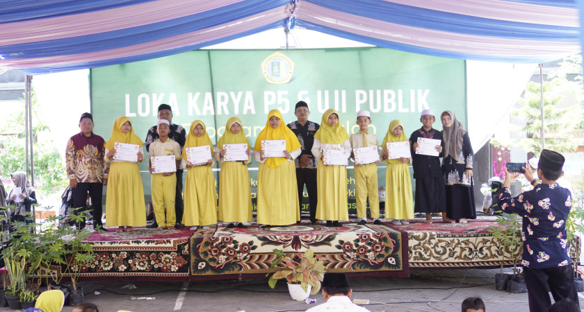 GELAR LOKA KARYA PROJEK PENGUATAN PROFIL PELAJAR PANCASILA DAN UJI PUBLIK PROGRAM UNGGULAN SD ZAINUL HASAN GENGGONG.