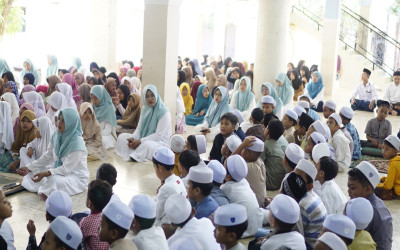 “MENGISI RAMADAN DENGAN KEBERKAHAN, KEGIATAN PESANTREN RAMADAN DI SD ZAHA”