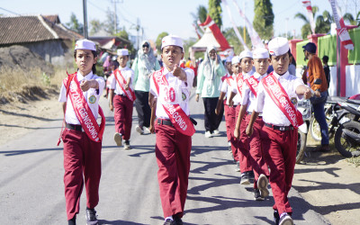 SD ZAHA RAIH JUARA HARAPAN 3 DALAM LOMBA GERAK JALAN HUT RI KE-79